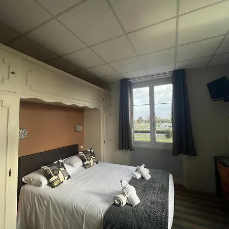 Hotel Le Phare Ouistreham Buitenkant foto