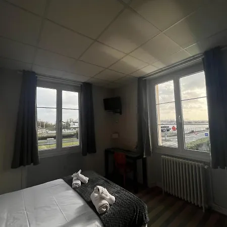 Hotel Le Phare Ouistreham Buitenkant foto