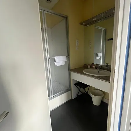 Hotel Le Phare Ouistreham Buitenkant foto